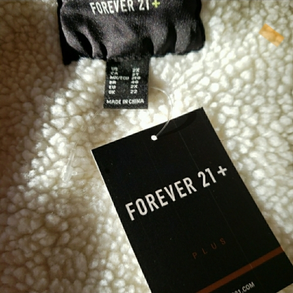 NWT Camo Cropped Forever 21 Jacket XXL - Picture 7 of 7